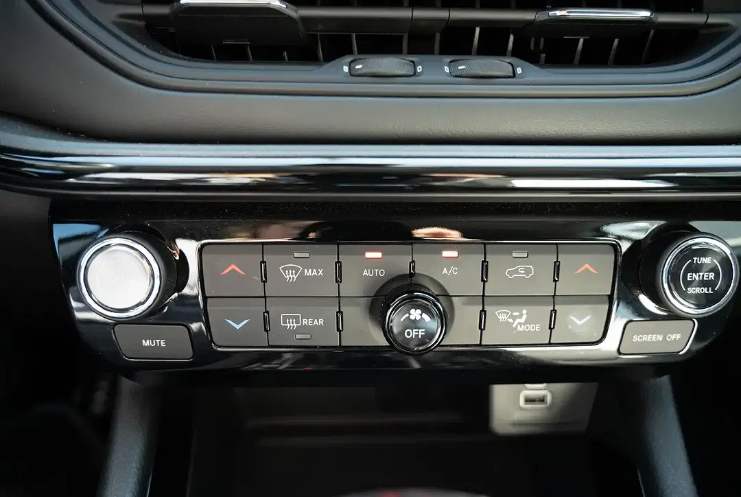 Jeep Compass - Thumbnail 10