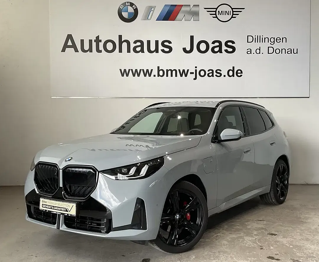 BMW X3 - Thumbnail 1