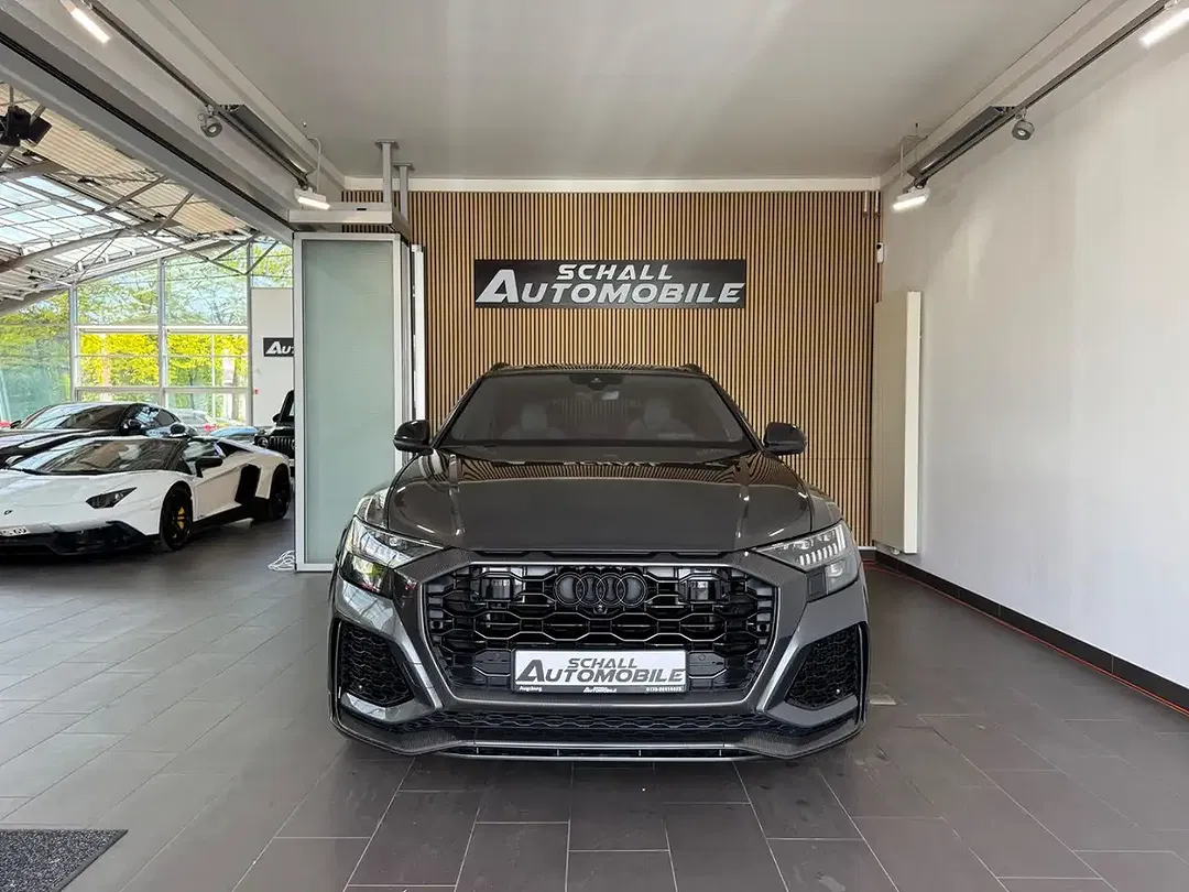 Audi RS Q8 - Thumbnail 2