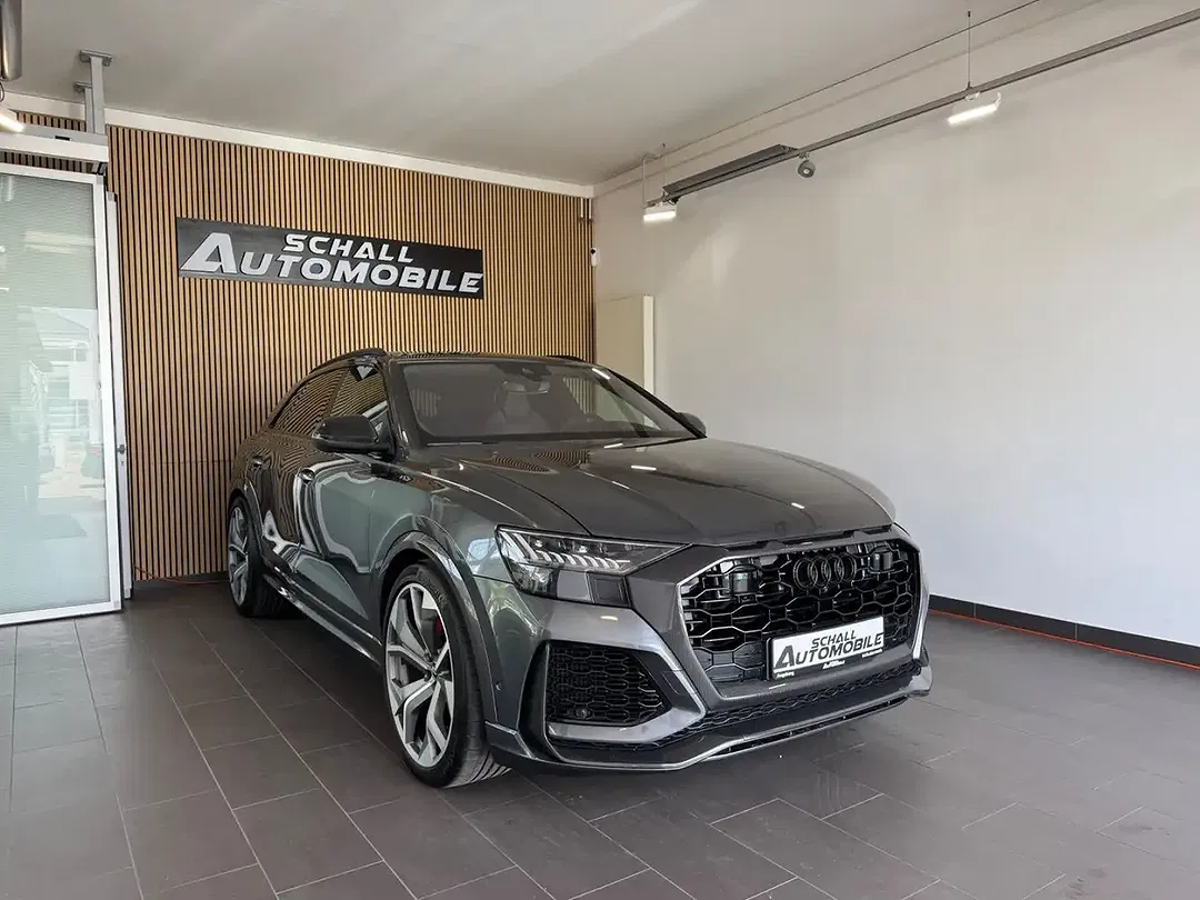 Audi RS Q8 - Thumbnail 3