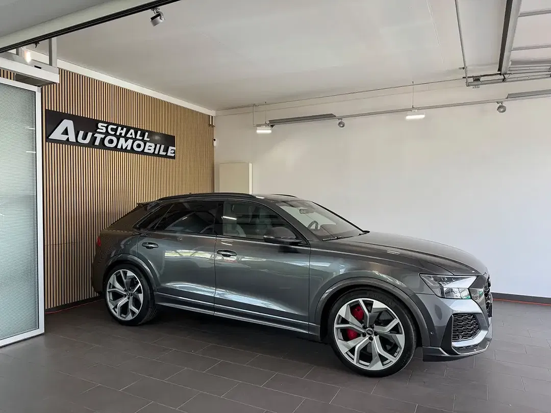 Audi RS Q8 - Thumbnail 4