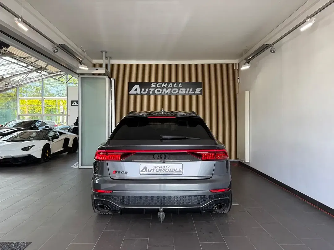 Audi RS Q8 - Thumbnail 6