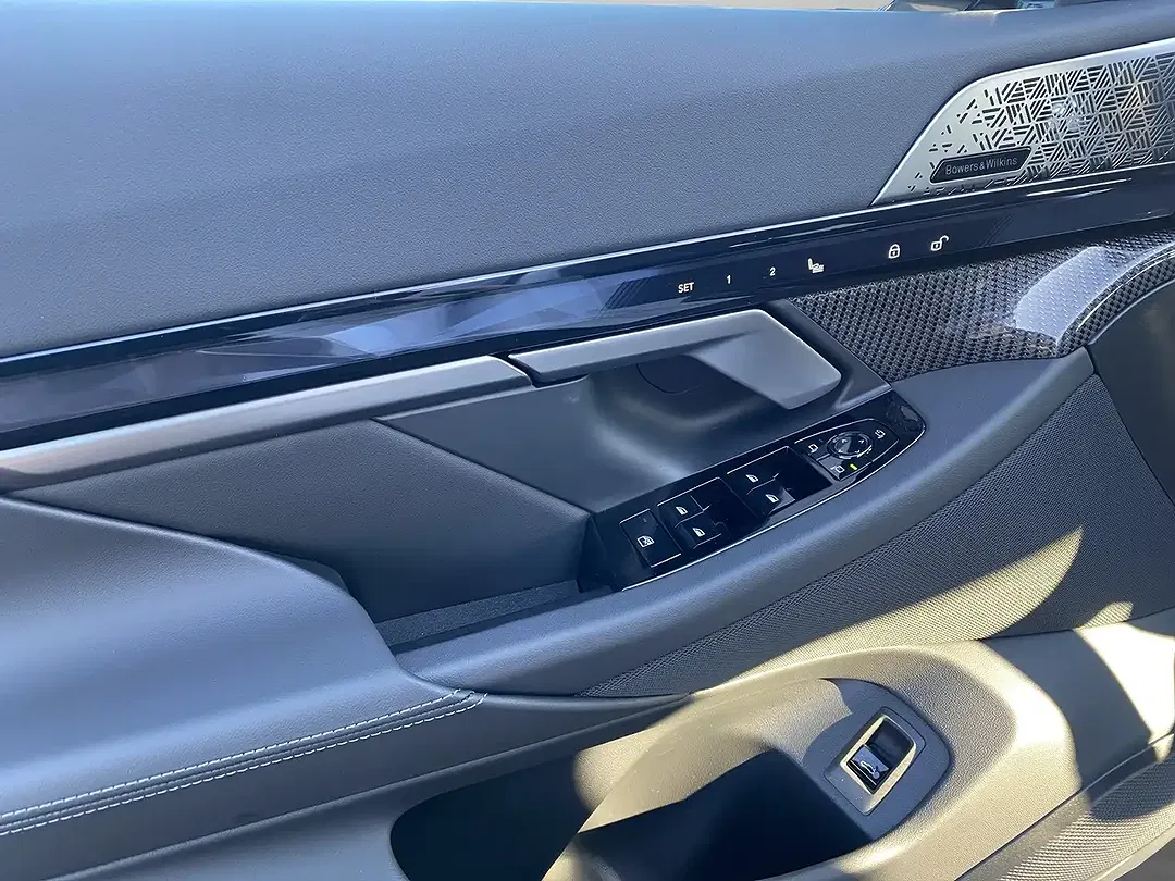 BMW M5 - Thumbnail 13