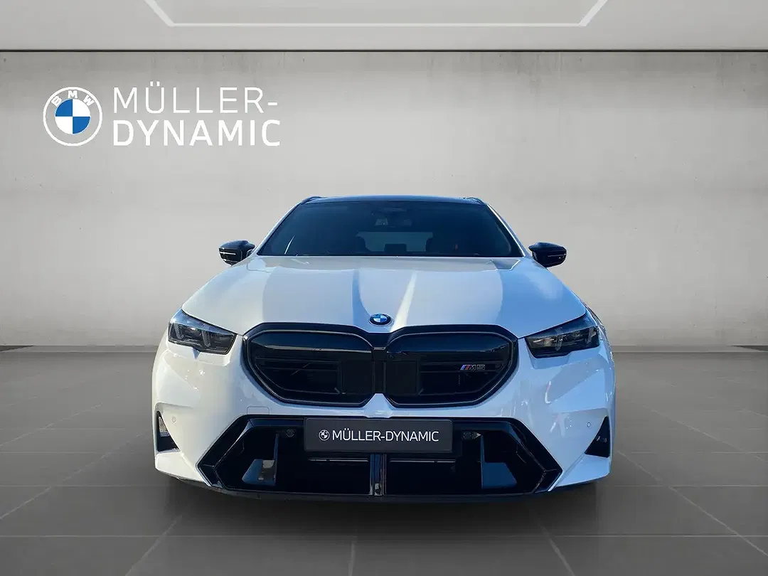 BMW M5 - Thumbnail 2
