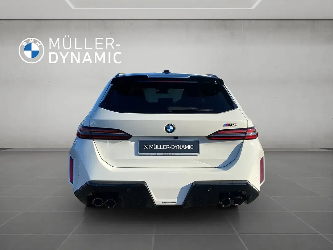 BMW M5 - Thumbnail 6