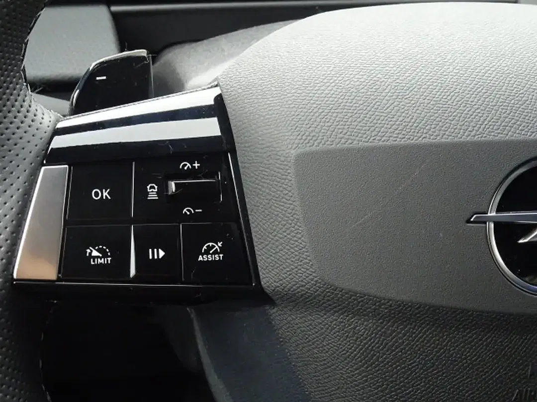 Opel Astra - Thumbnail 11