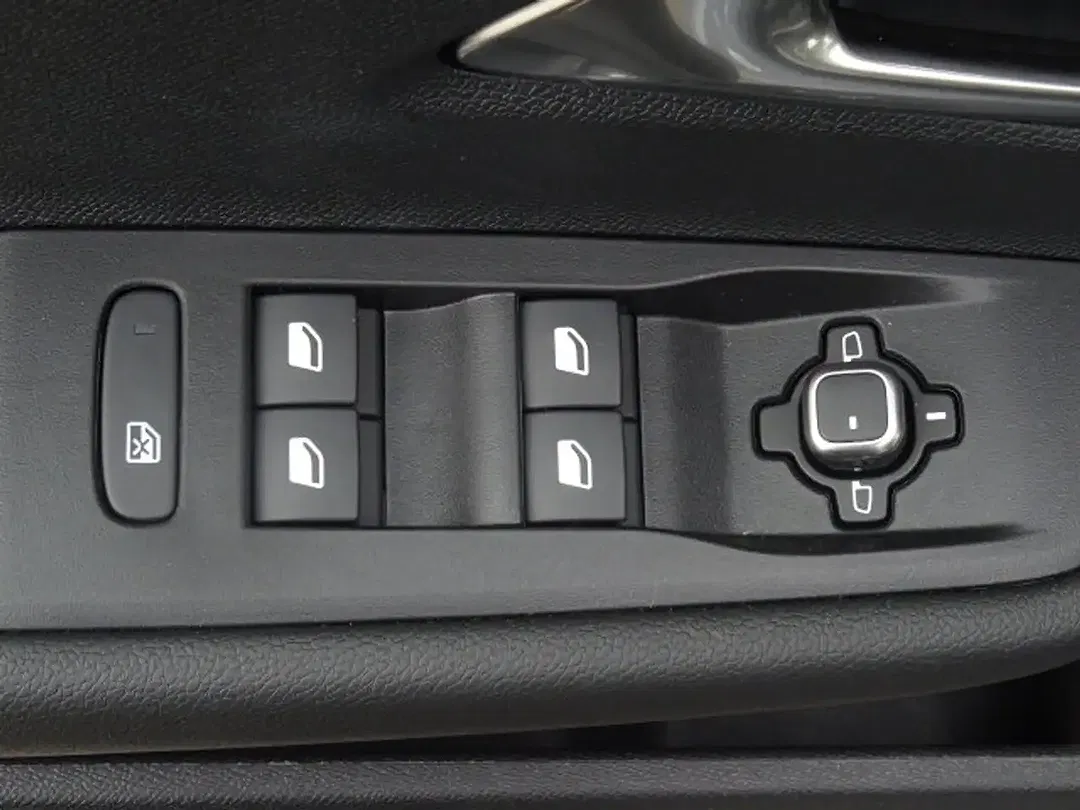 Opel Astra - Thumbnail 8