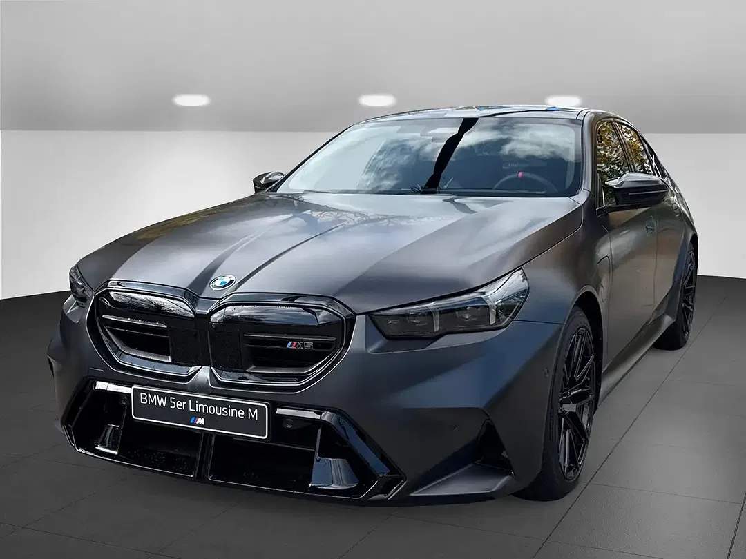 BMW M5 - Thumbnail 1