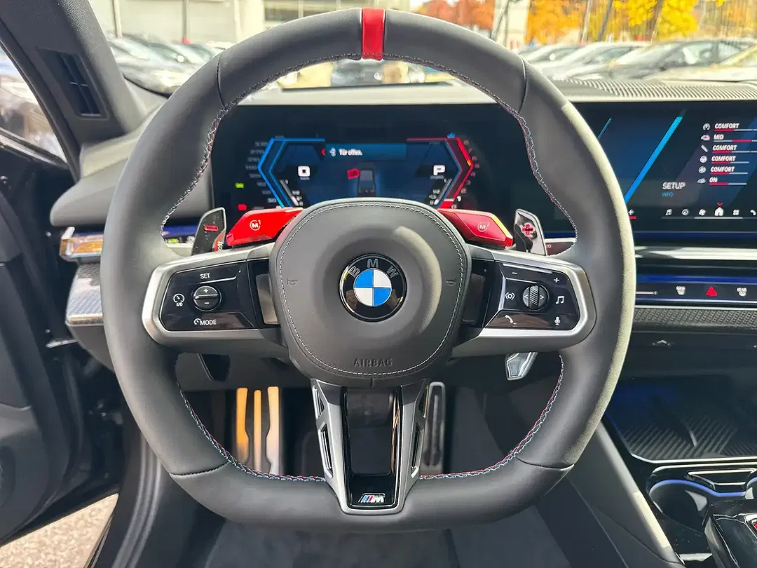 BMW M5 - Thumbnail 12
