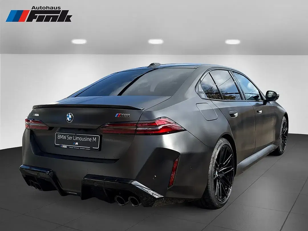 BMW M5 - Thumbnail 6