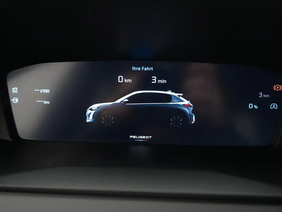 Peugeot 208 - Thumbnail 13