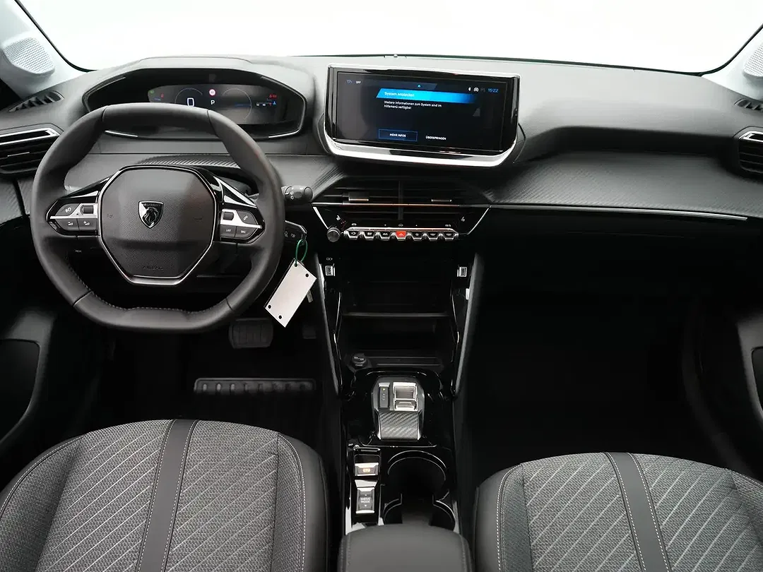 Peugeot 208 - Thumbnail 6