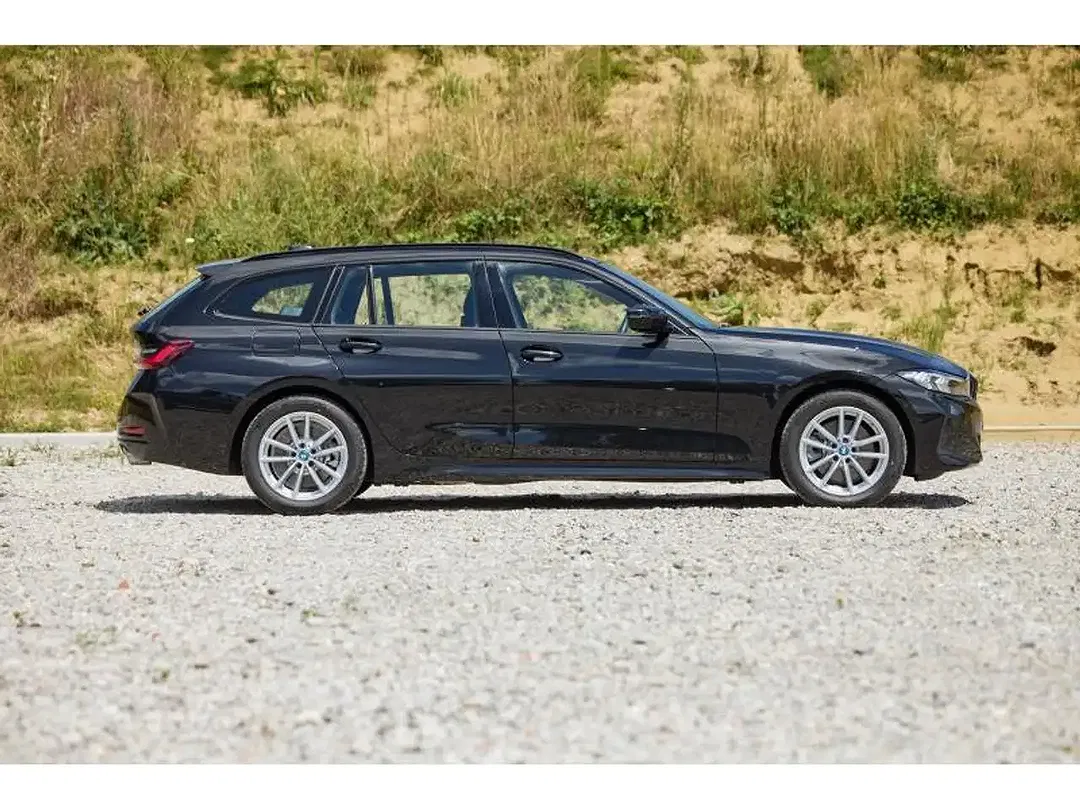 BMW 320 - Thumbnail 3