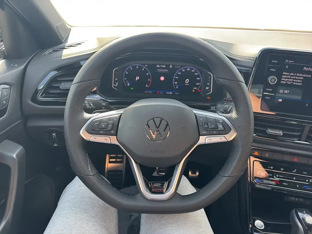 Volkswagen T-Roc - Thumbnail 11
