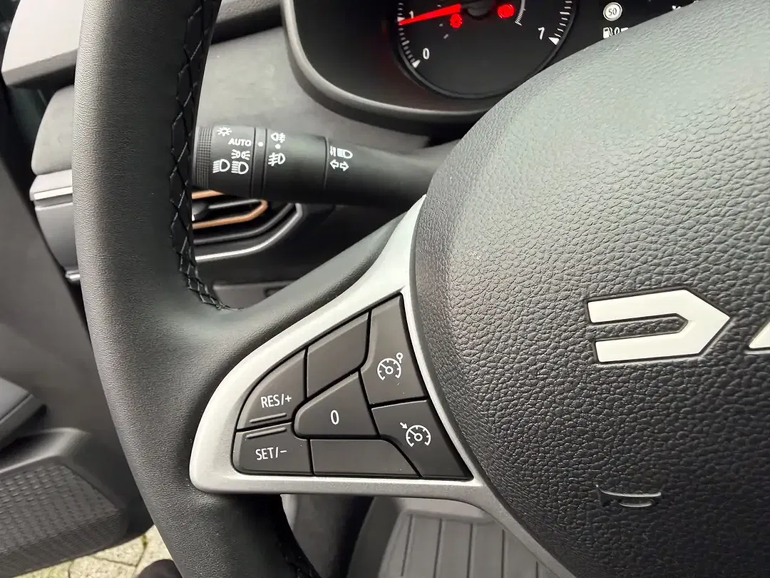 Dacia Sandero - Thumbnail 33