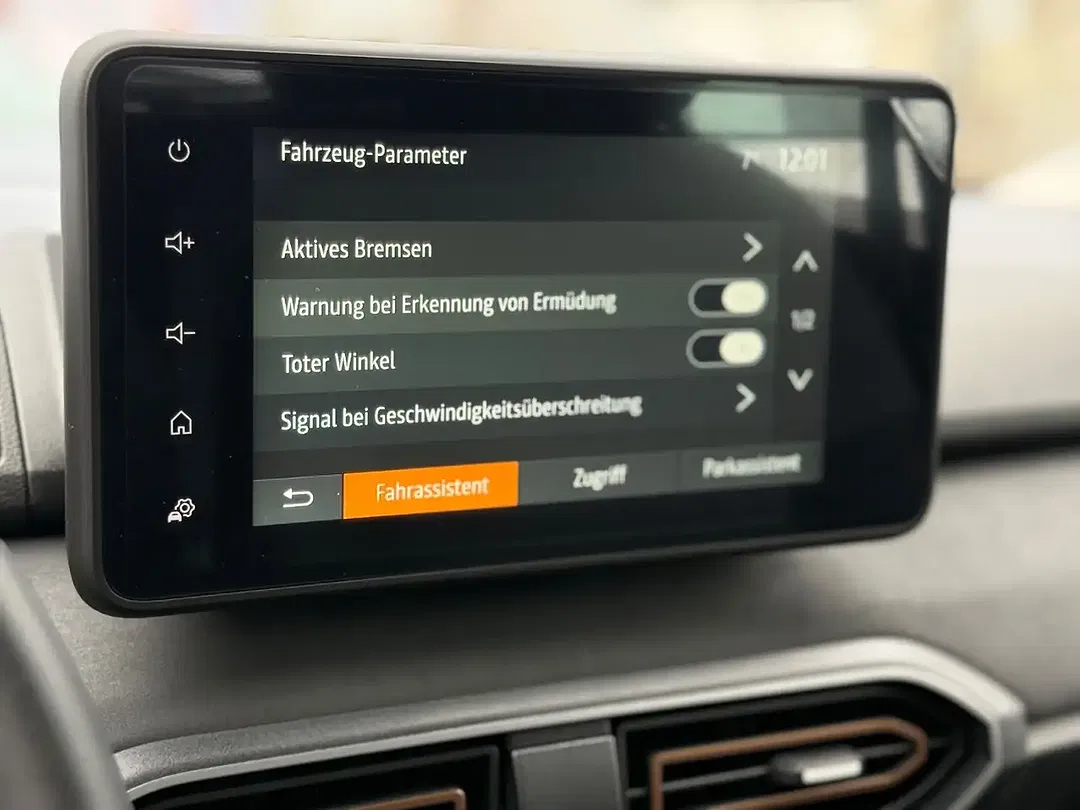 Dacia Sandero - Thumbnail 35