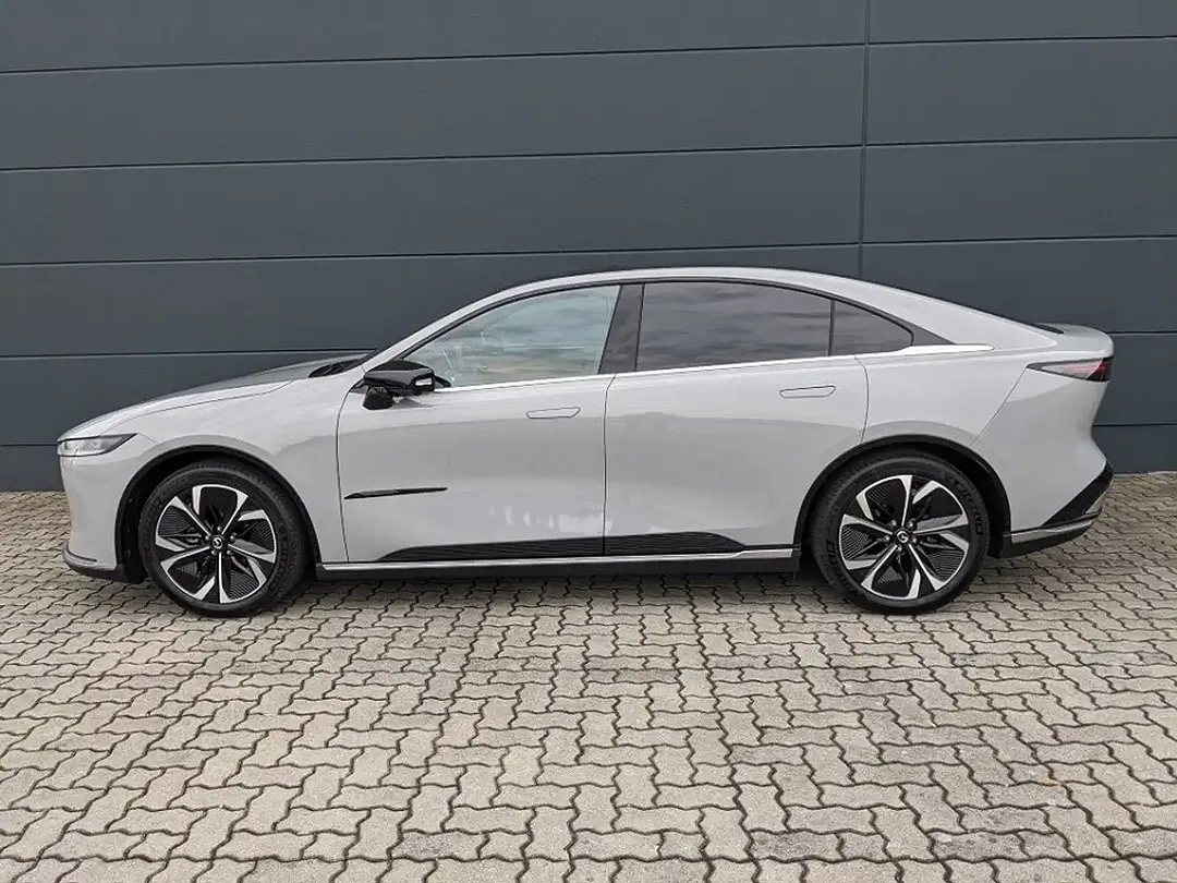 Mazda 6e - Thumbnail 3