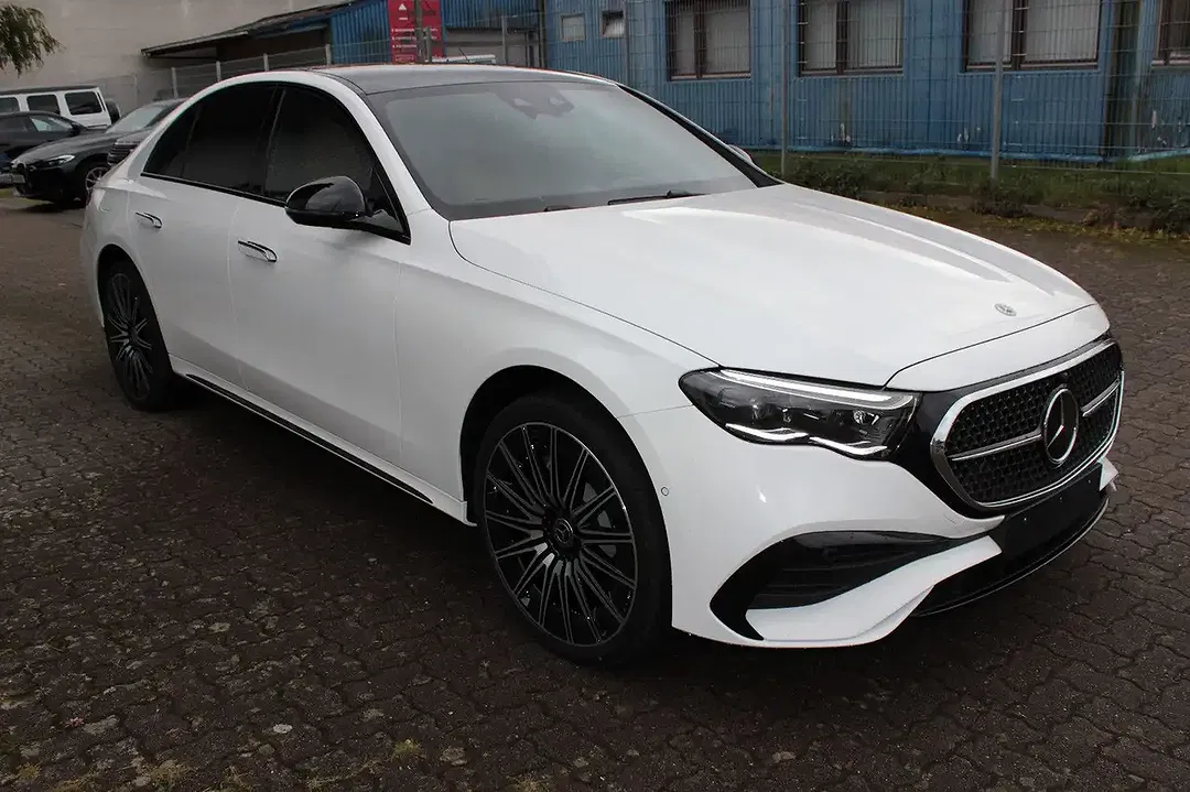 Mercedes-Benz E 200 - Thumbnail 7