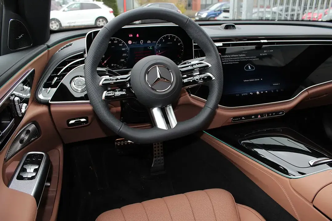 Mercedes-Benz E 200 - Thumbnail 8