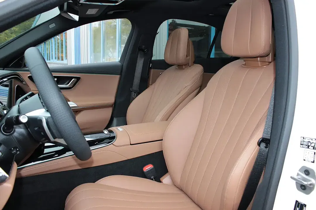 Mercedes-Benz E 200 - Thumbnail 9
