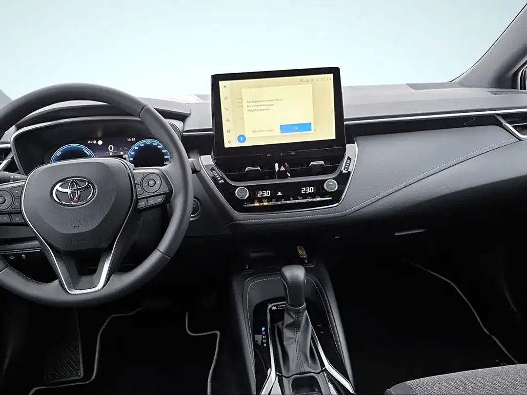 Toyota Corolla - Thumbnail 6