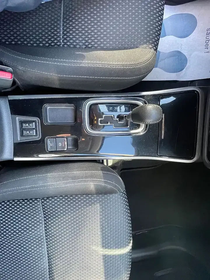 Mitsubishi Outlander - Thumbnail 15