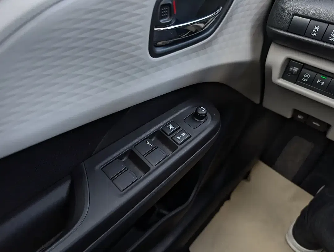 Suzuki Swift - Thumbnail 17