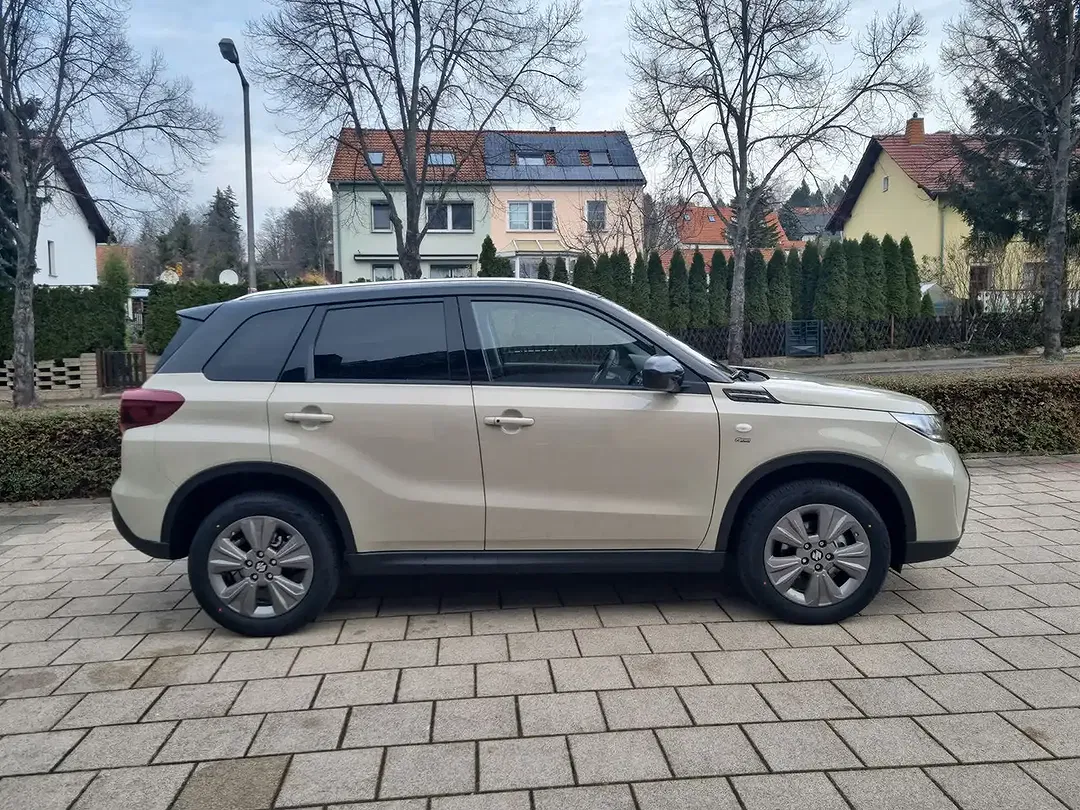 Suzuki Vitara - Thumbnail 5