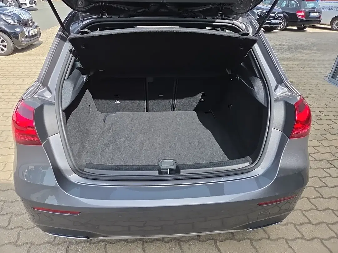Mercedes-Benz A 200 - Thumbnail 13
