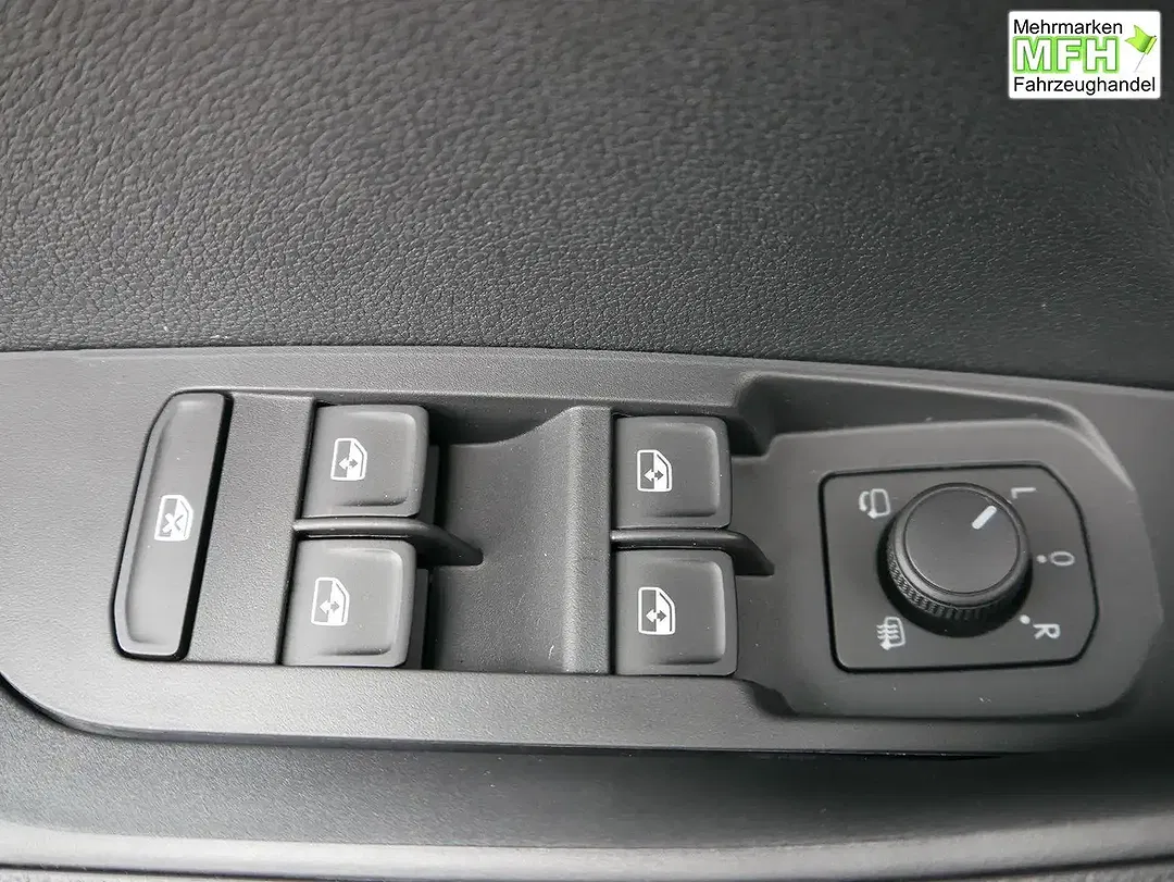 Skoda Karoq - Thumbnail 8