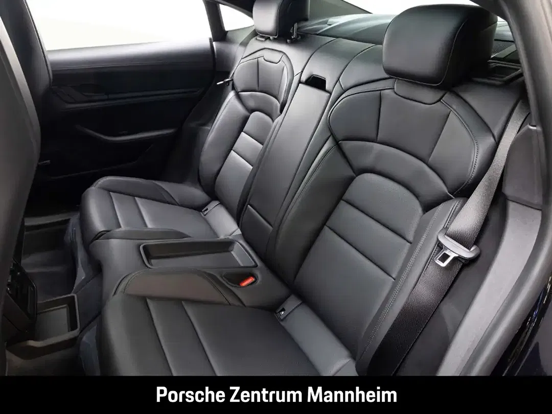 Porsche Taycan - Thumbnail 14