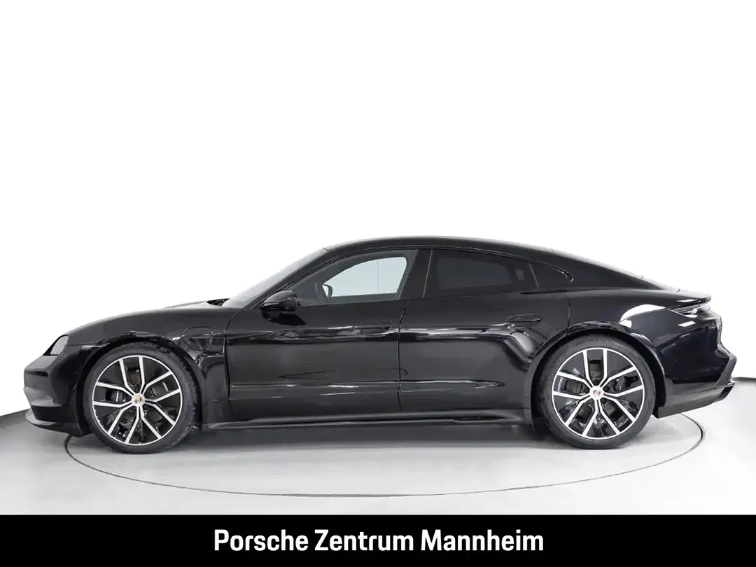 Porsche Taycan - Thumbnail 2