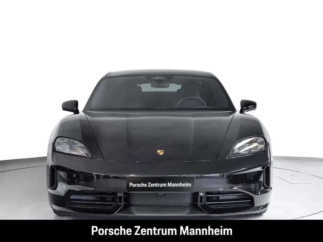 Porsche Taycan - Thumbnail 6