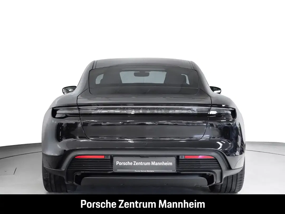 Porsche Taycan - Thumbnail 7