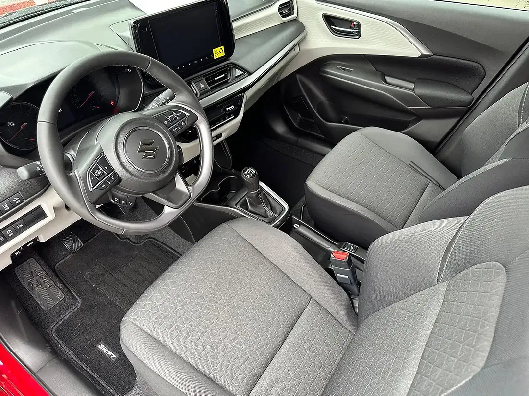 Suzuki Swift - Thumbnail 8