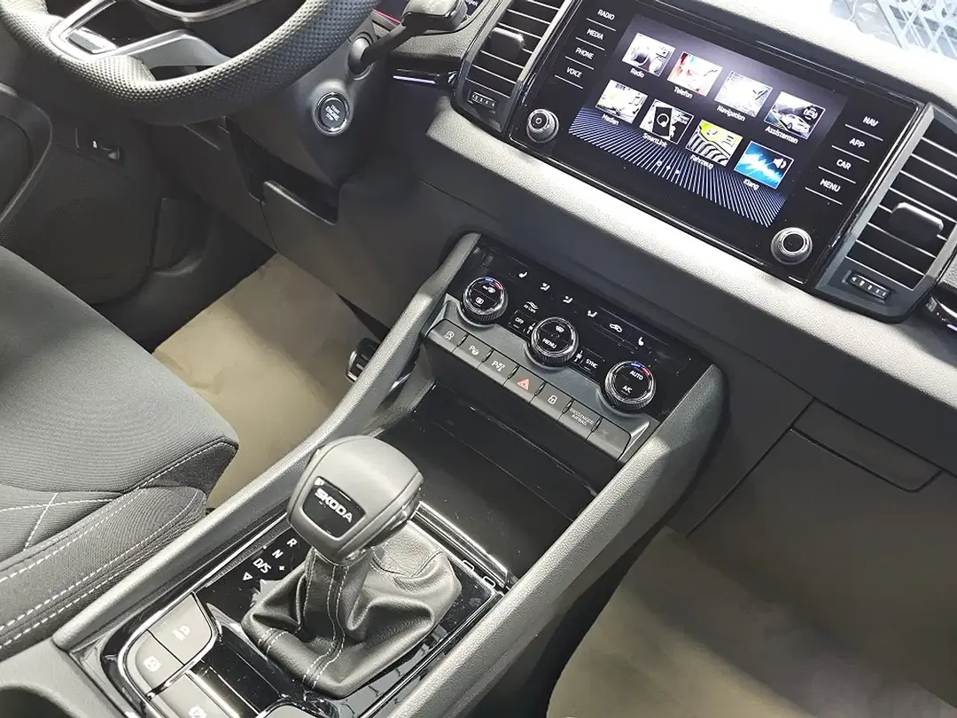 Skoda Karoq - Thumbnail 13