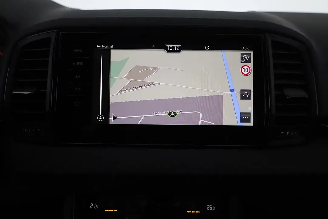Skoda Karoq - Thumbnail 10