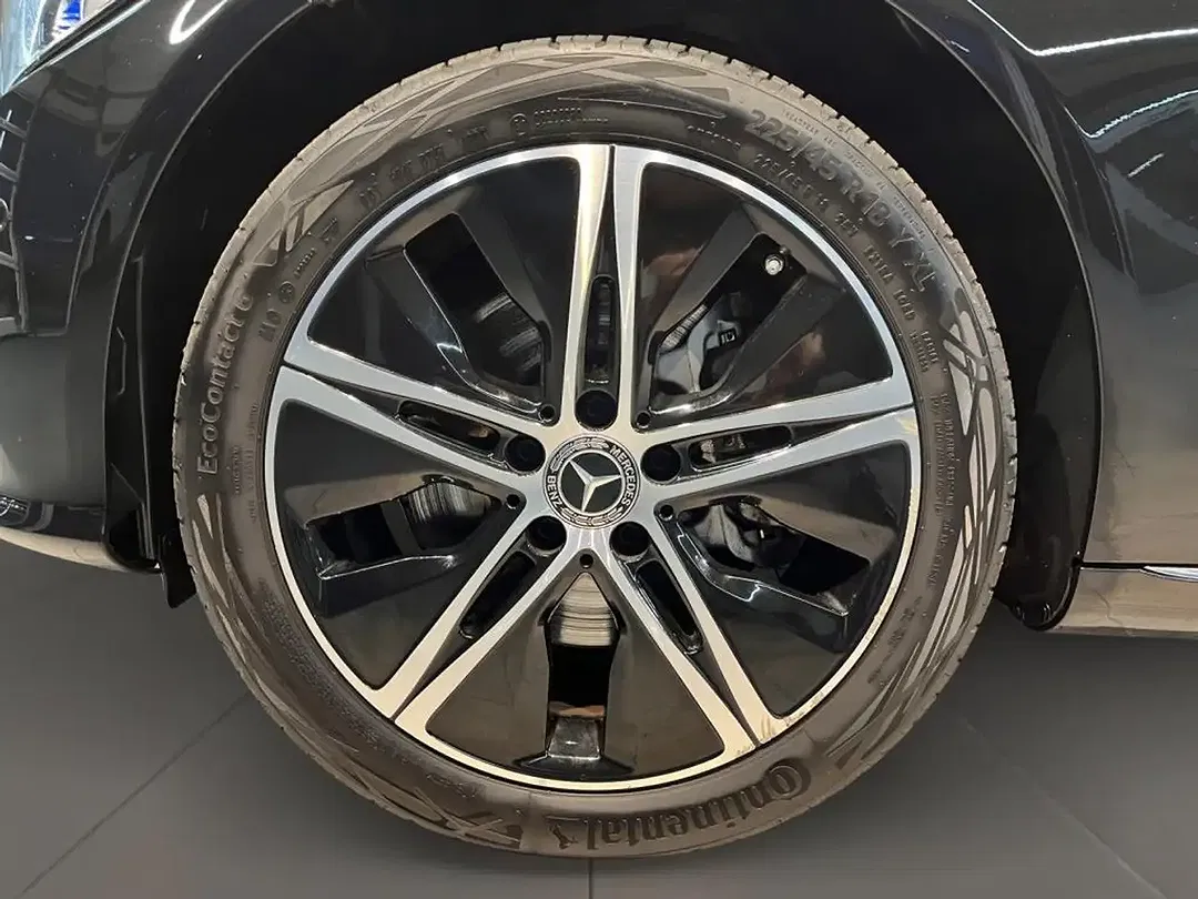 Mercedes-Benz C 300 - Thumbnail 8
