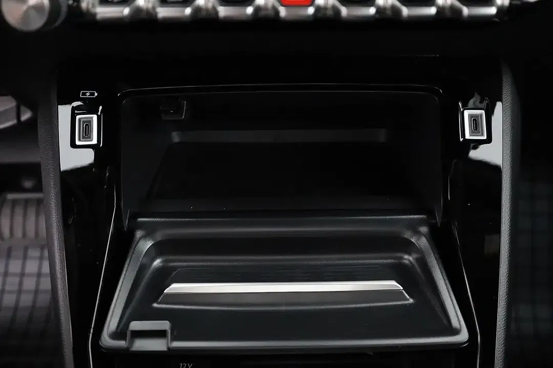 Peugeot 2008 - Thumbnail 12