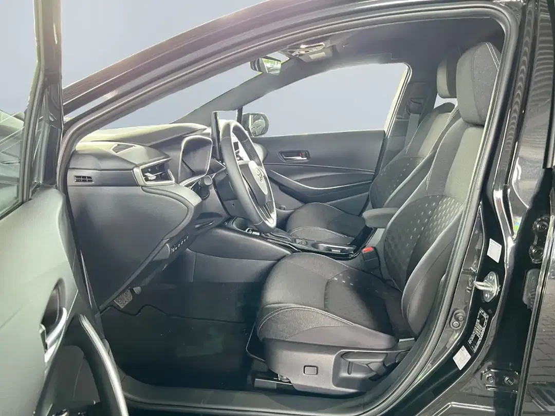 Toyota Corolla - Thumbnail 7