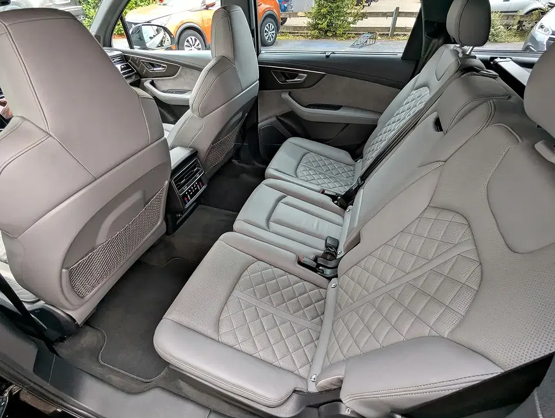 Audi SQ7 - Thumbnail 30