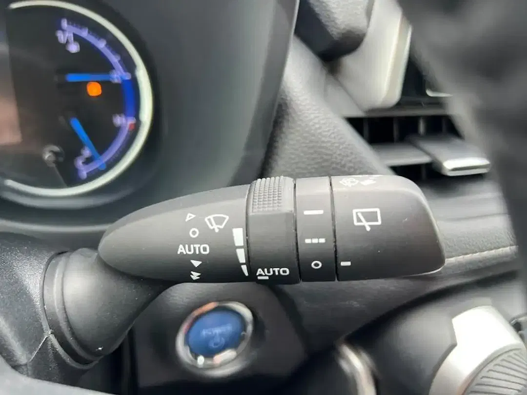 Toyota RAV 4 - Thumbnail 14
