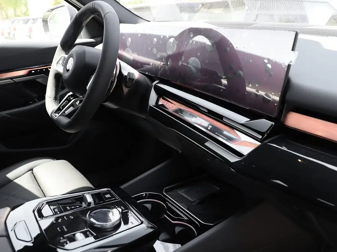 BMW 520 - Thumbnail 4