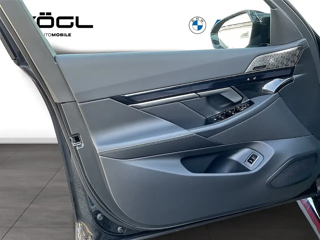 BMW M5 - Thumbnail 10