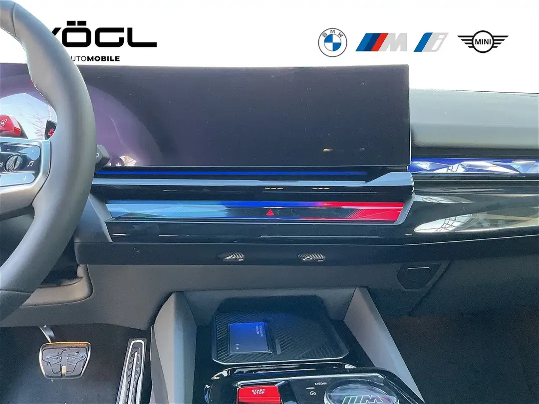 BMW M5 - Thumbnail 6