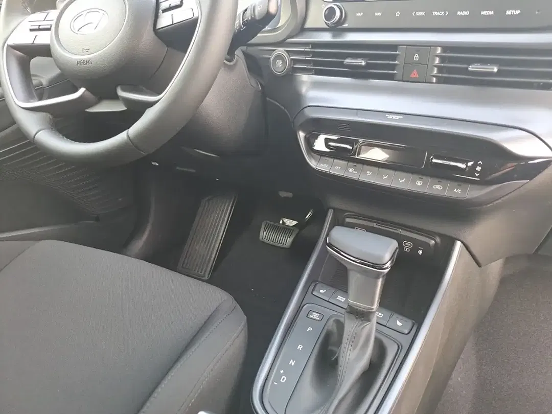Hyundai i20 - Thumbnail 15