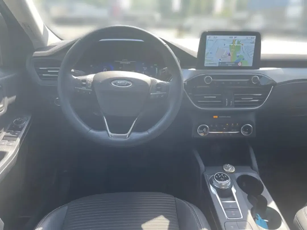 Ford Kuga - Thumbnail 10