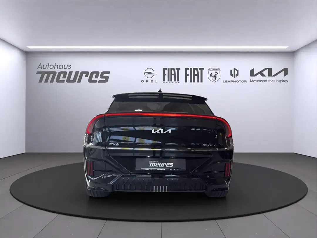 Kia EV6 - Thumbnail 3
