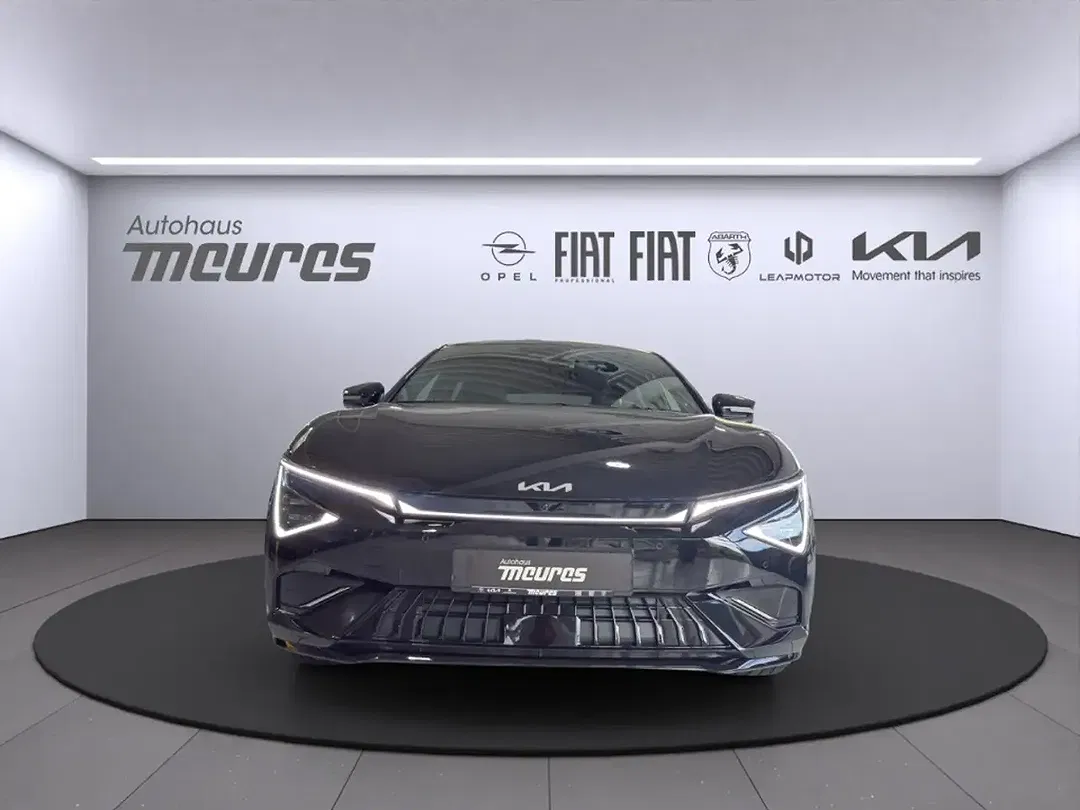 Kia EV6 - Thumbnail 6