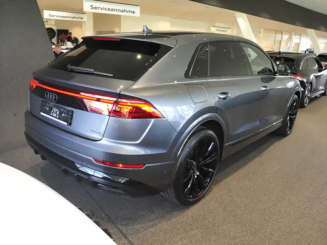 Audi Q8 - Thumbnail 3